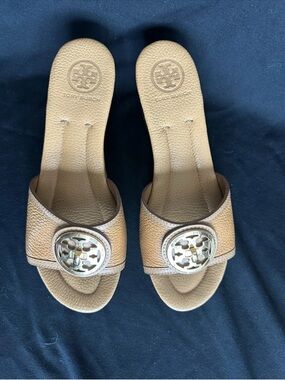Tory Burch Cognac Leather Slide wedge Sandals with gold Logo Medallion